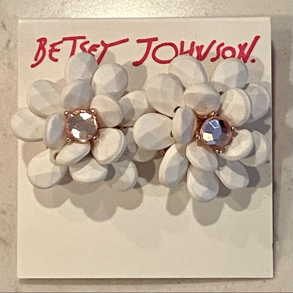 Betsey Johnson - NWT Marie Antoinette White W/Pink Crystal Stud Flower Earrings